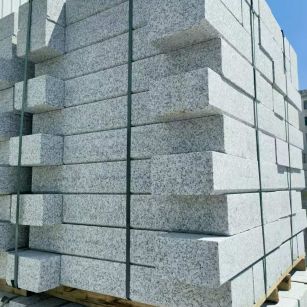 南阳 路沿石颜色均匀、尺寸标准