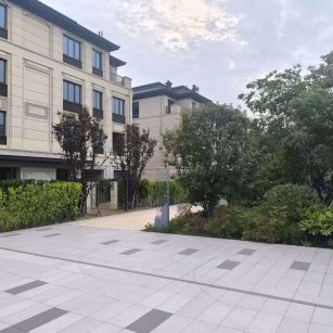 南阳 芝麻白与芝麻白搭配铺装，尺寸1200*600