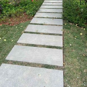 南阳 芝麻黑小区踏步、汀步石铺装效果