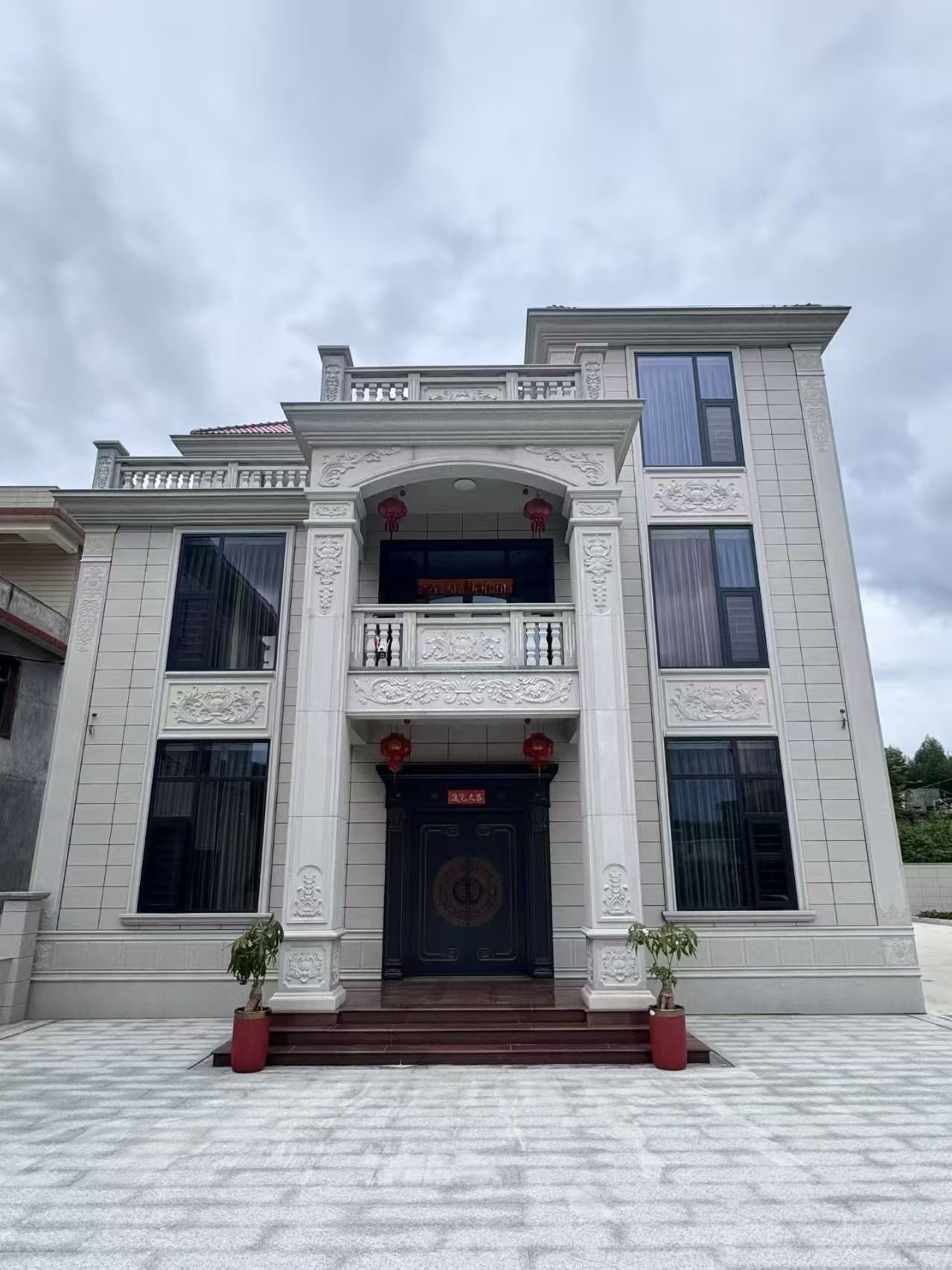 南阳 芝麻白石材别墅干挂案例展示