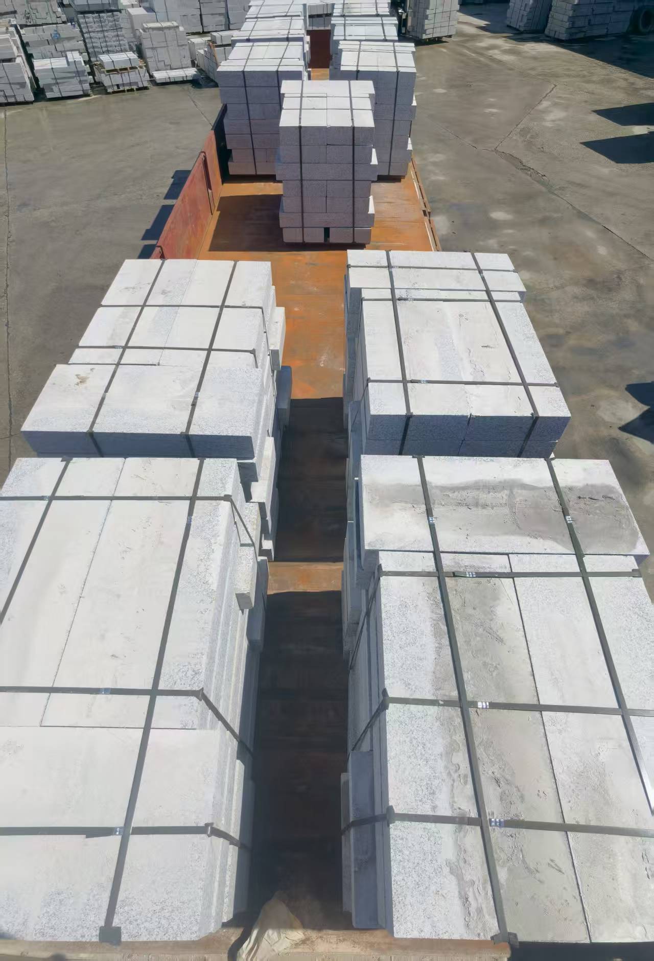 南阳 路沿石装车出货