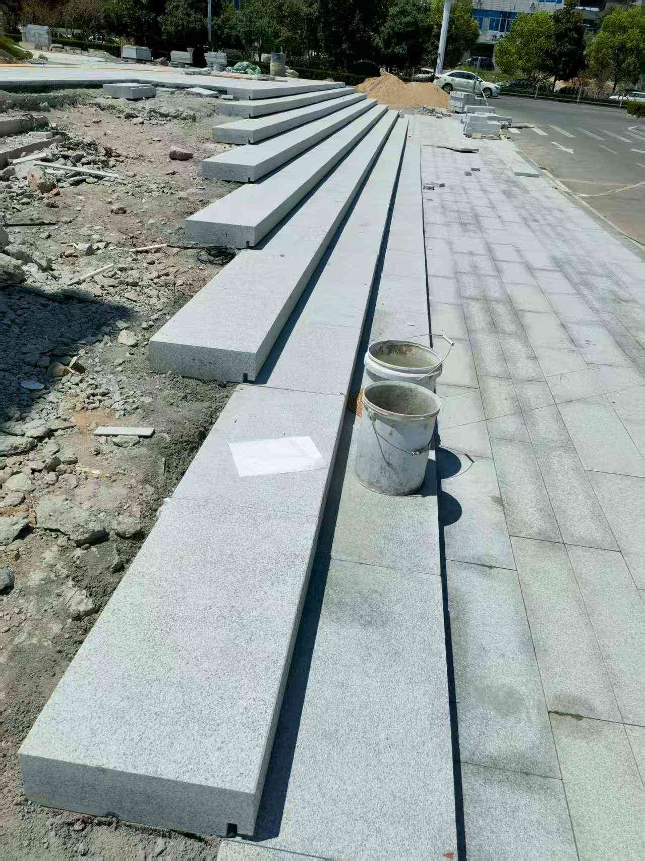 南阳 芝麻白整石台阶，施工现场