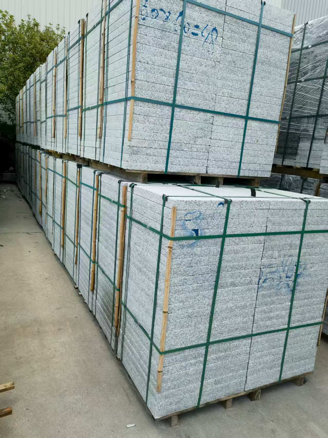 南阳 大花芙蓉白火烧成品，市政园林广场地铺石