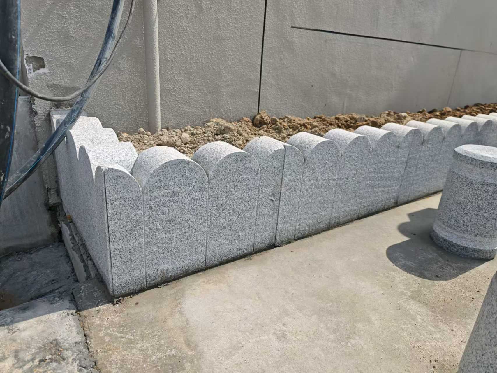 南阳 芝麻白花岗岩花边石铺装效果图