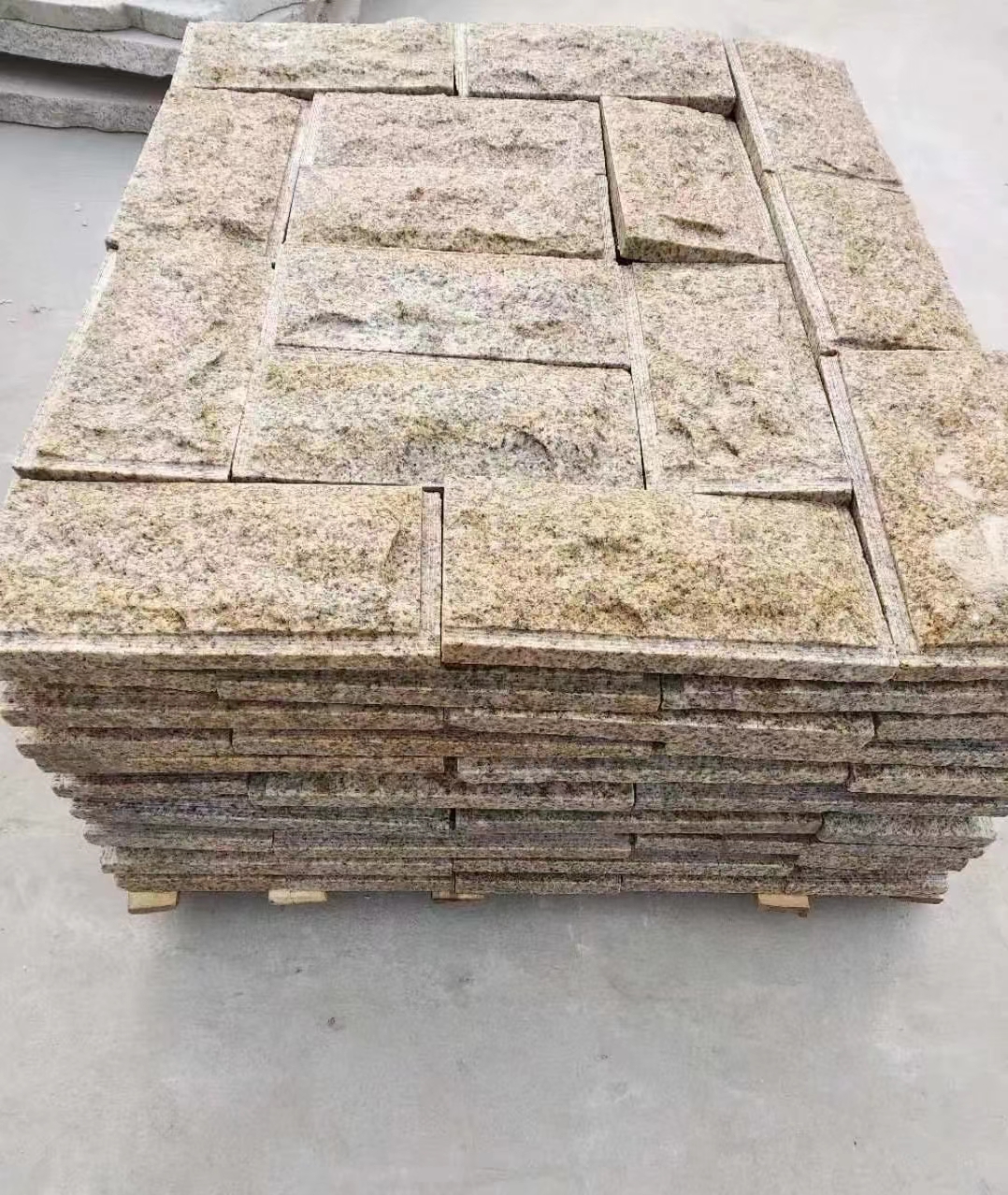 南阳黄锈石蘑菇石